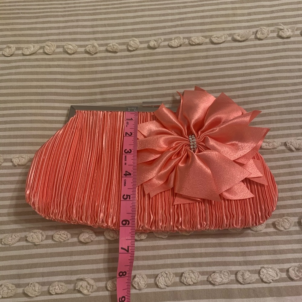 NWOT Jessica McClintock Satin Clutch - Picture 7 of 7